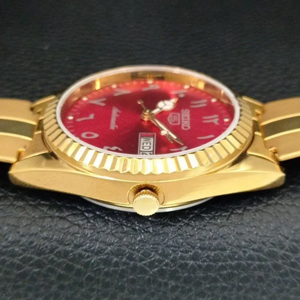 Vintage 1976 Seiko Automatic Mens Gold Watch W/daydate & Gold accents